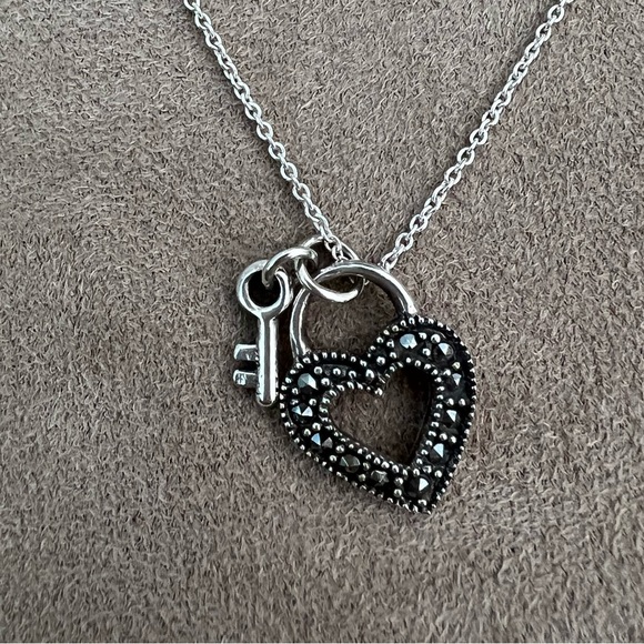Heart and Key Necklace in Sterling Silver - Picture 2 of 3